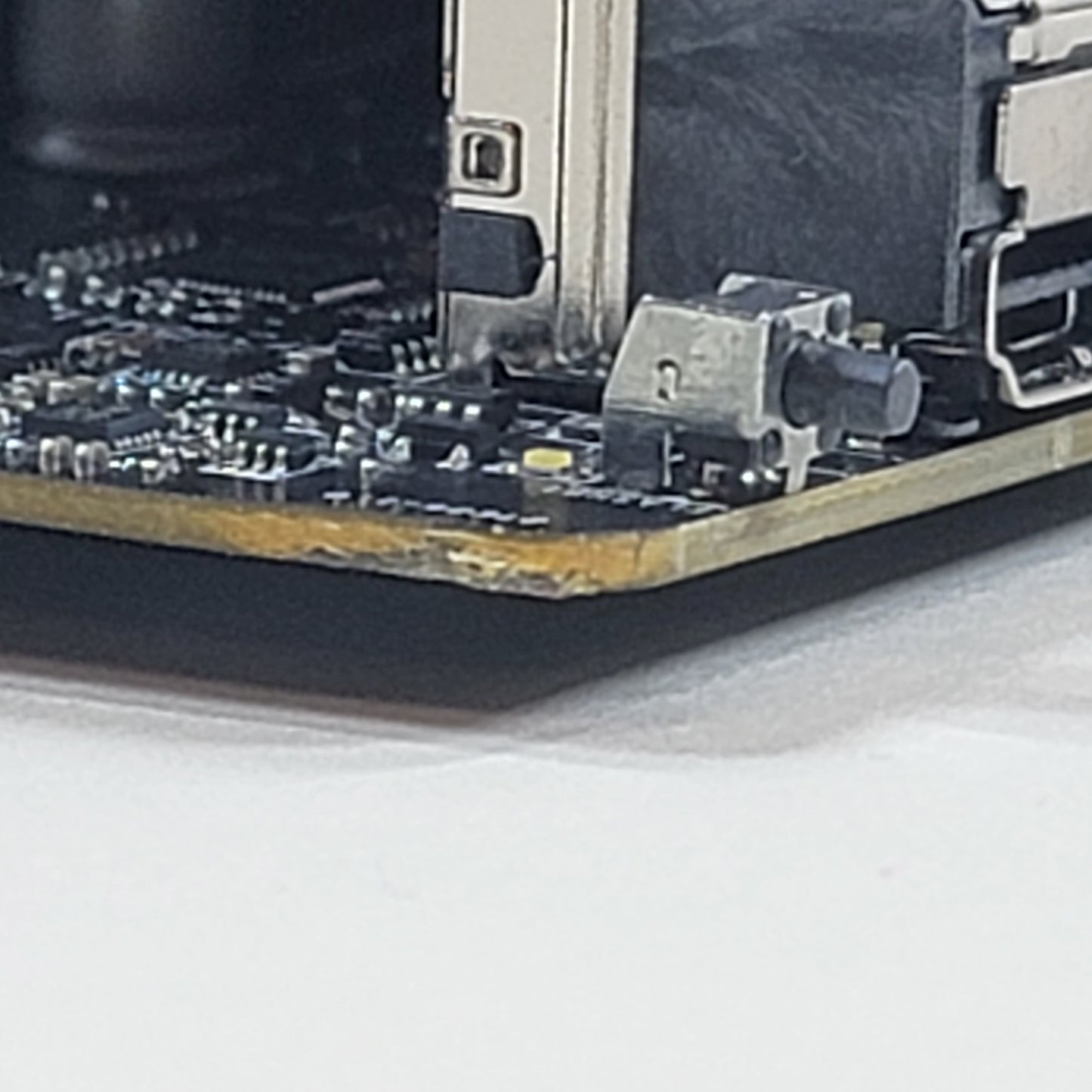 Broken MSi B650 GAMING PLUS WIFI AM5 ATX AMD DDR5 Motherboard
