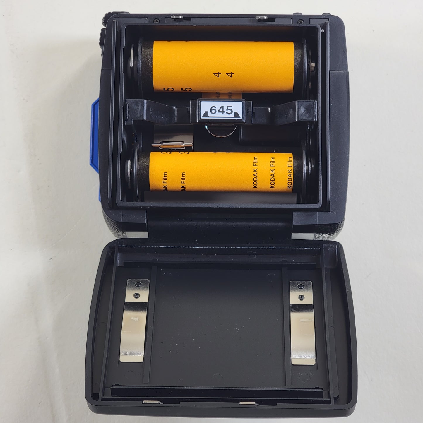 Mamiya 645 AF Film Camera w/ 80mm f/2.8 Lens 120/220 Film Back