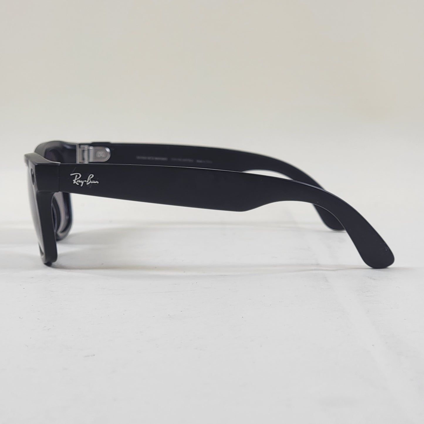 Ray Ban Meta Wayfarer Smart Glasses RW4006
