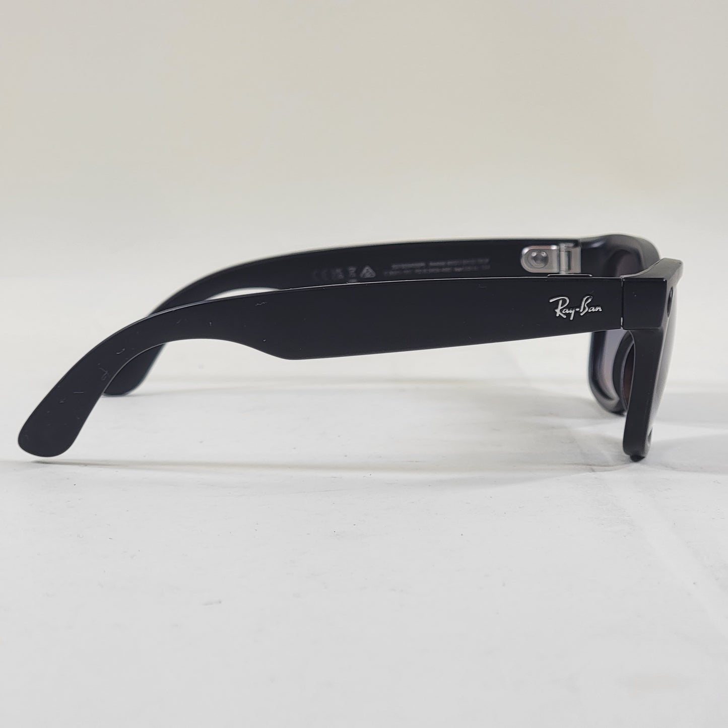 Ray Ban Meta Wayfarer Smart Glasses RW4006