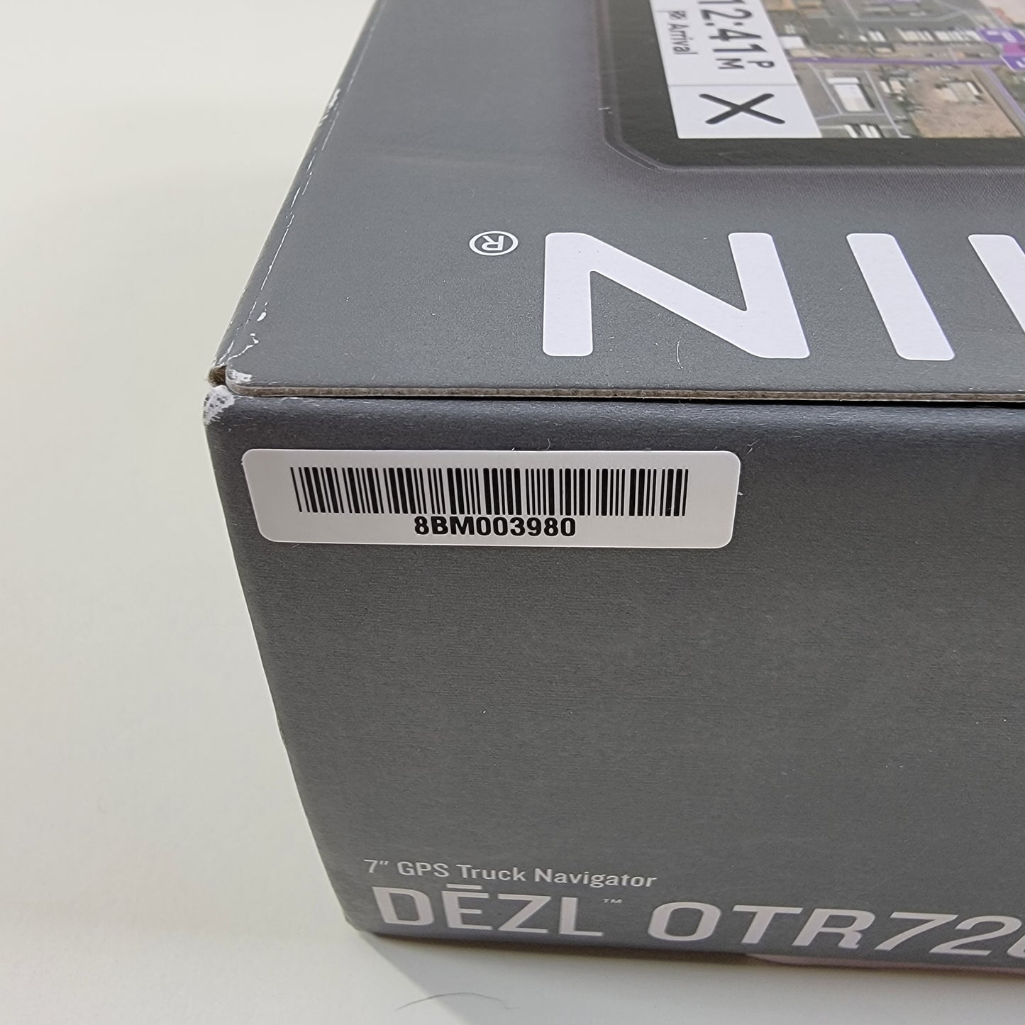 New Garmin Dezl 7" GPS Truck Navigator ORT720